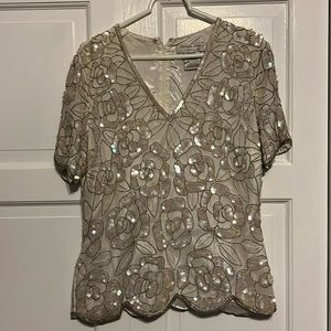 Adrianna Papell. Evening. M. Beautiful. Sequins. Scalloped edges.